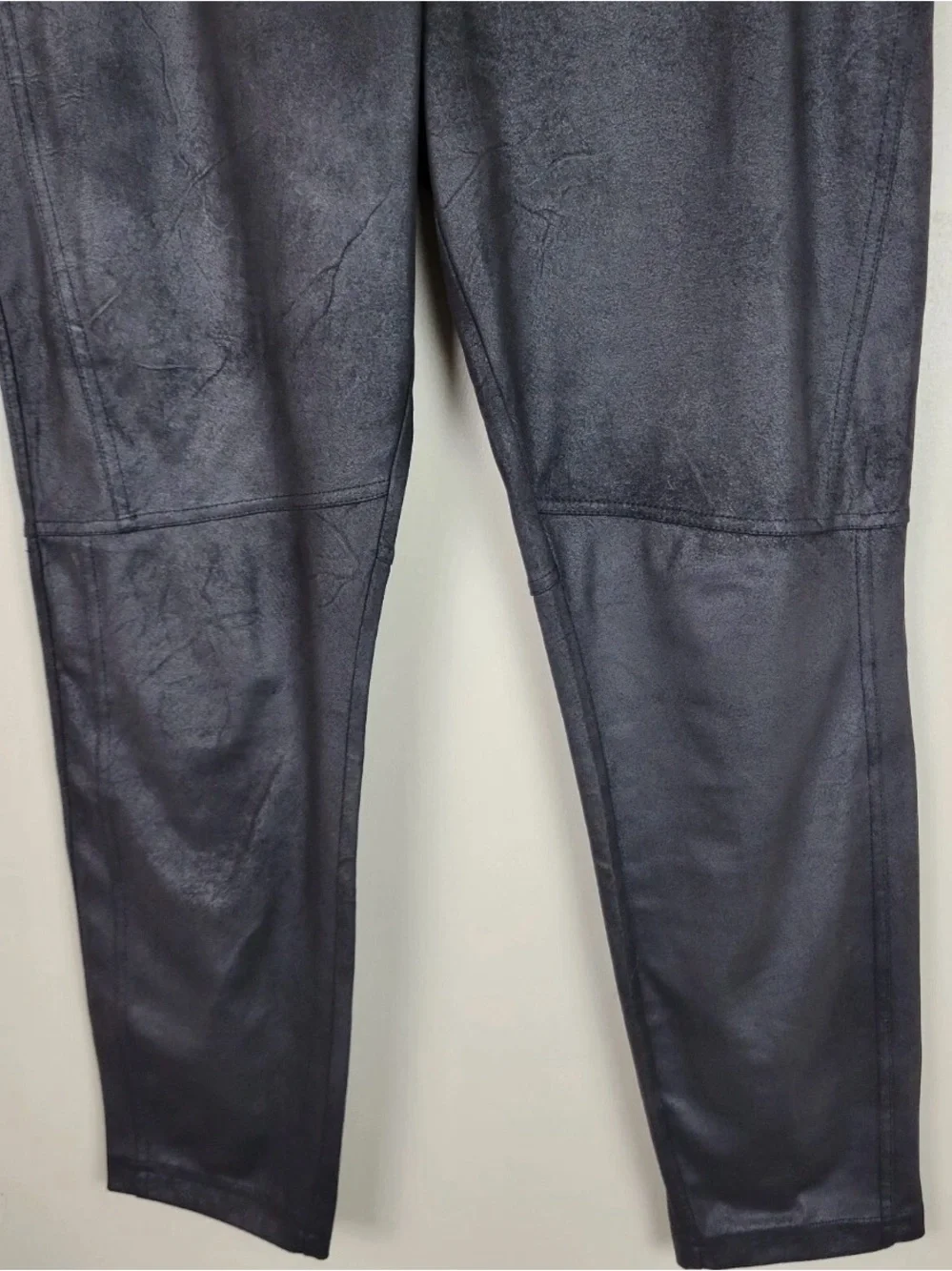 EUC Free People Black Metallic Faux Leather Leggings Size M + A GIFT 🎁